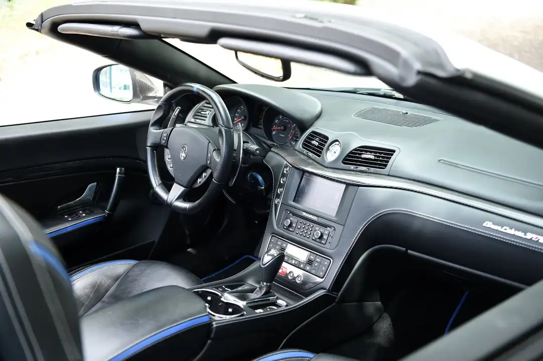  Maserati Grancabrio MC STRADALE full 