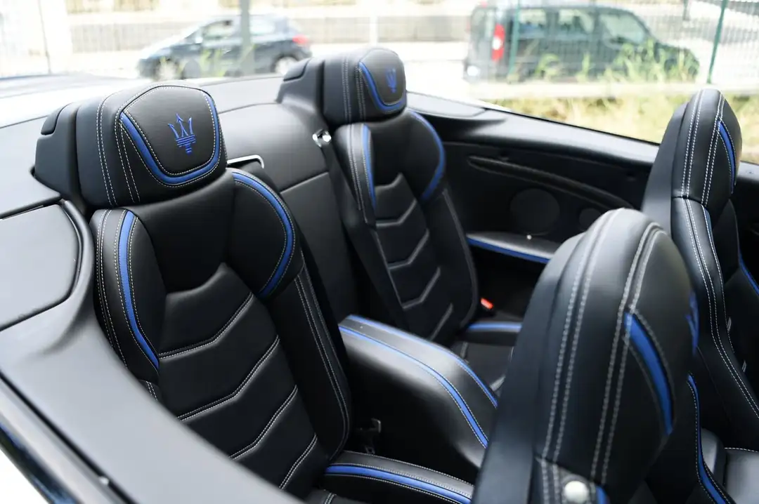  Maserati Grancabrio MC STRADALE full 