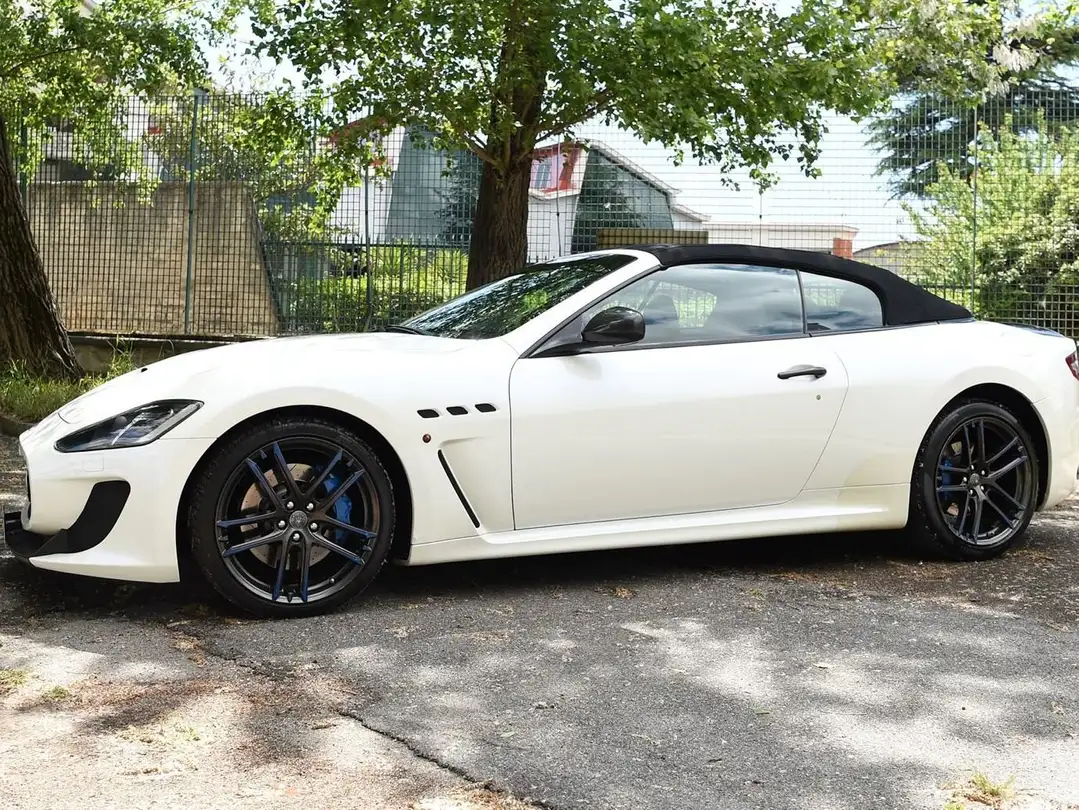  Maserati Grancabrio MC STRADALE full 