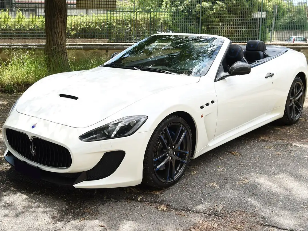  Maserati Grancabrio MC STRADALE full 