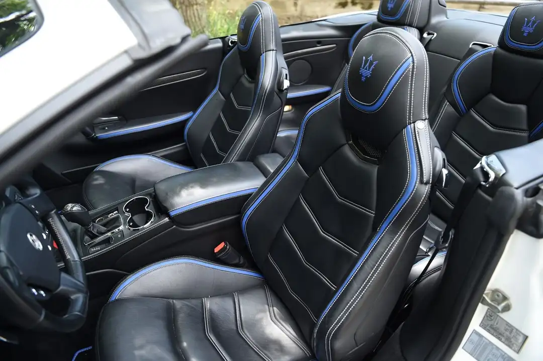  Maserati Grancabrio MC STRADALE full 