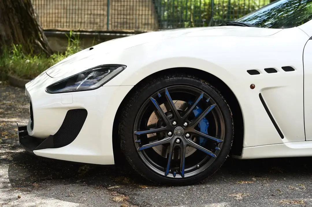  Maserati Grancabrio MC STRADALE full 