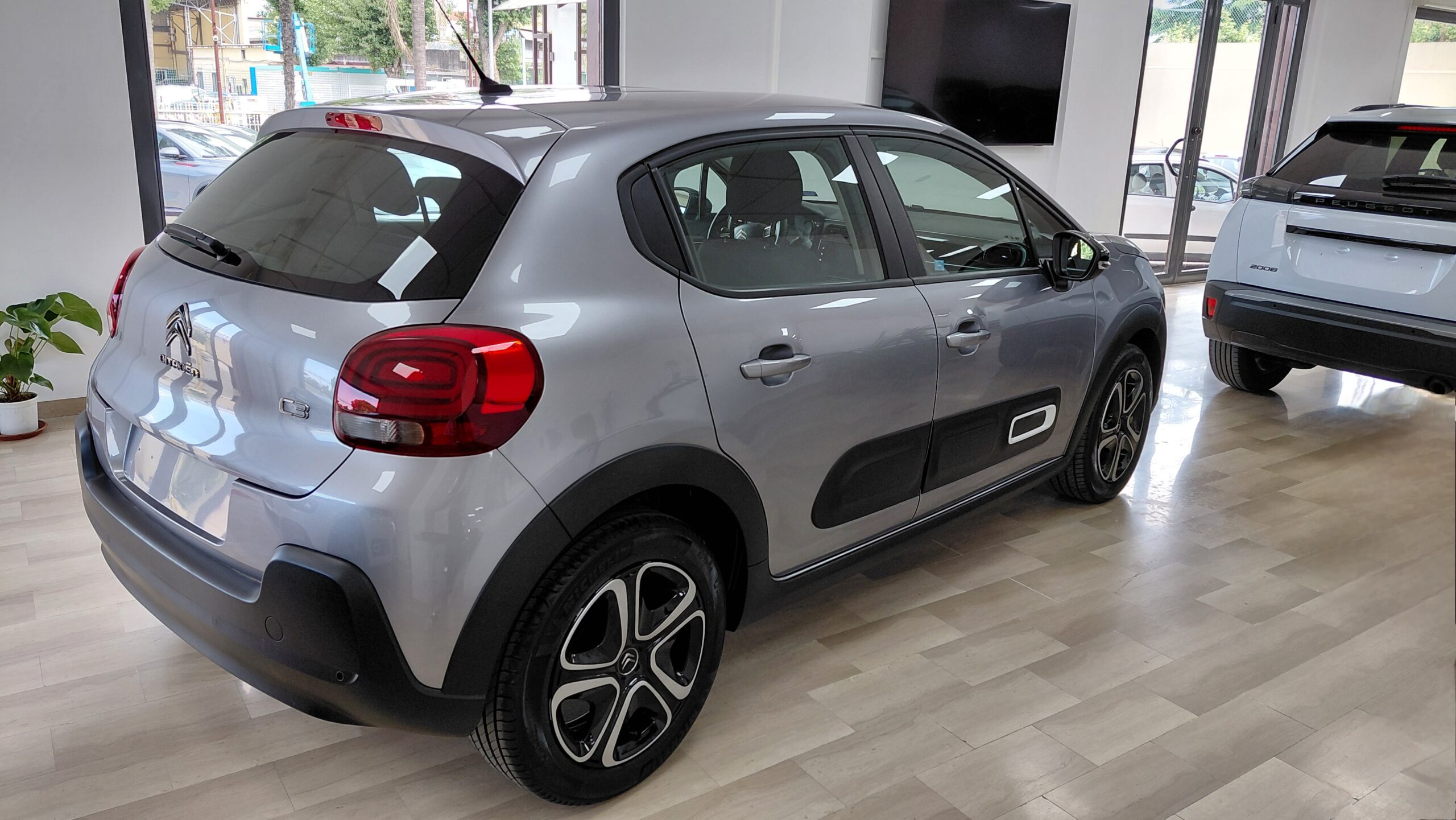  Citroen C3 Puretech 83 CV PLUS full 